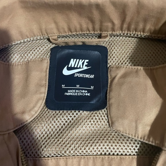 Nike Men's khaki lightweight sports Jacket size medium - Picture 3 of 3